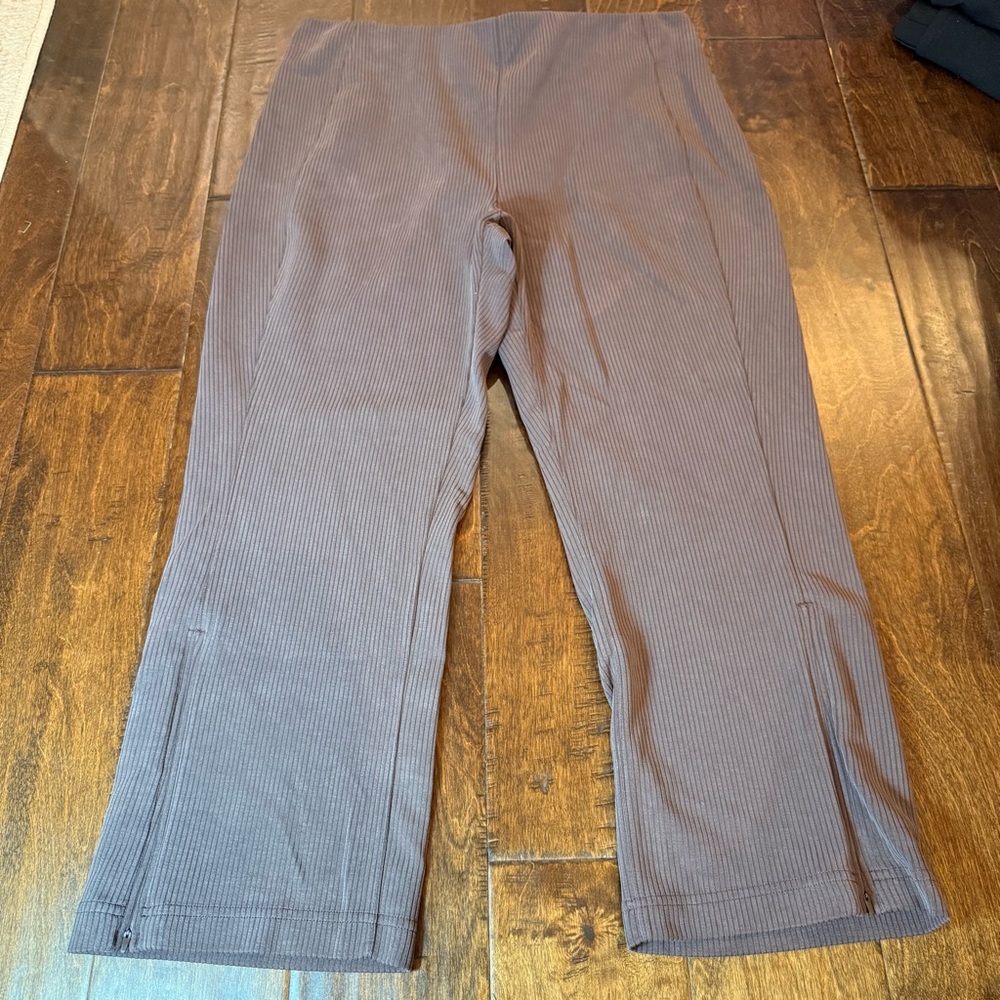 Lululemon Ribbed Softstreme Zip-Leg High-Rise Cropped Pant 25" Espresso size 14 - Picture 2 of 11